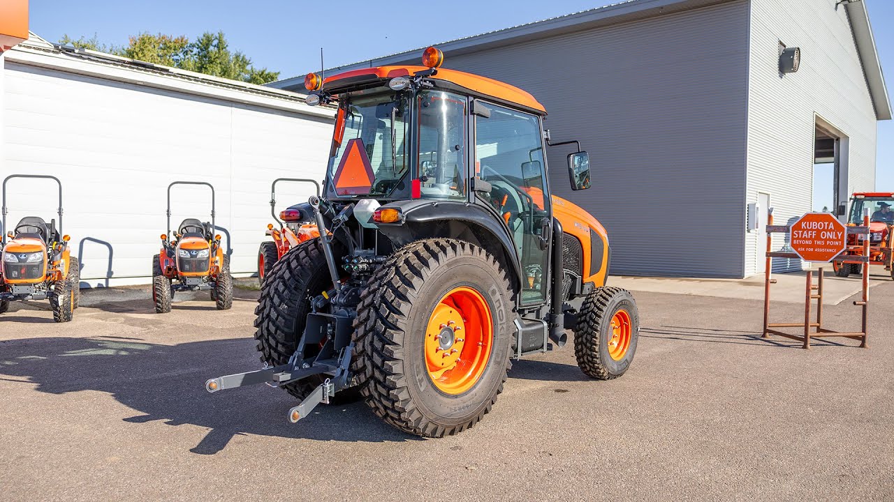 Super Narrow! Kubota M5-091 Overview!